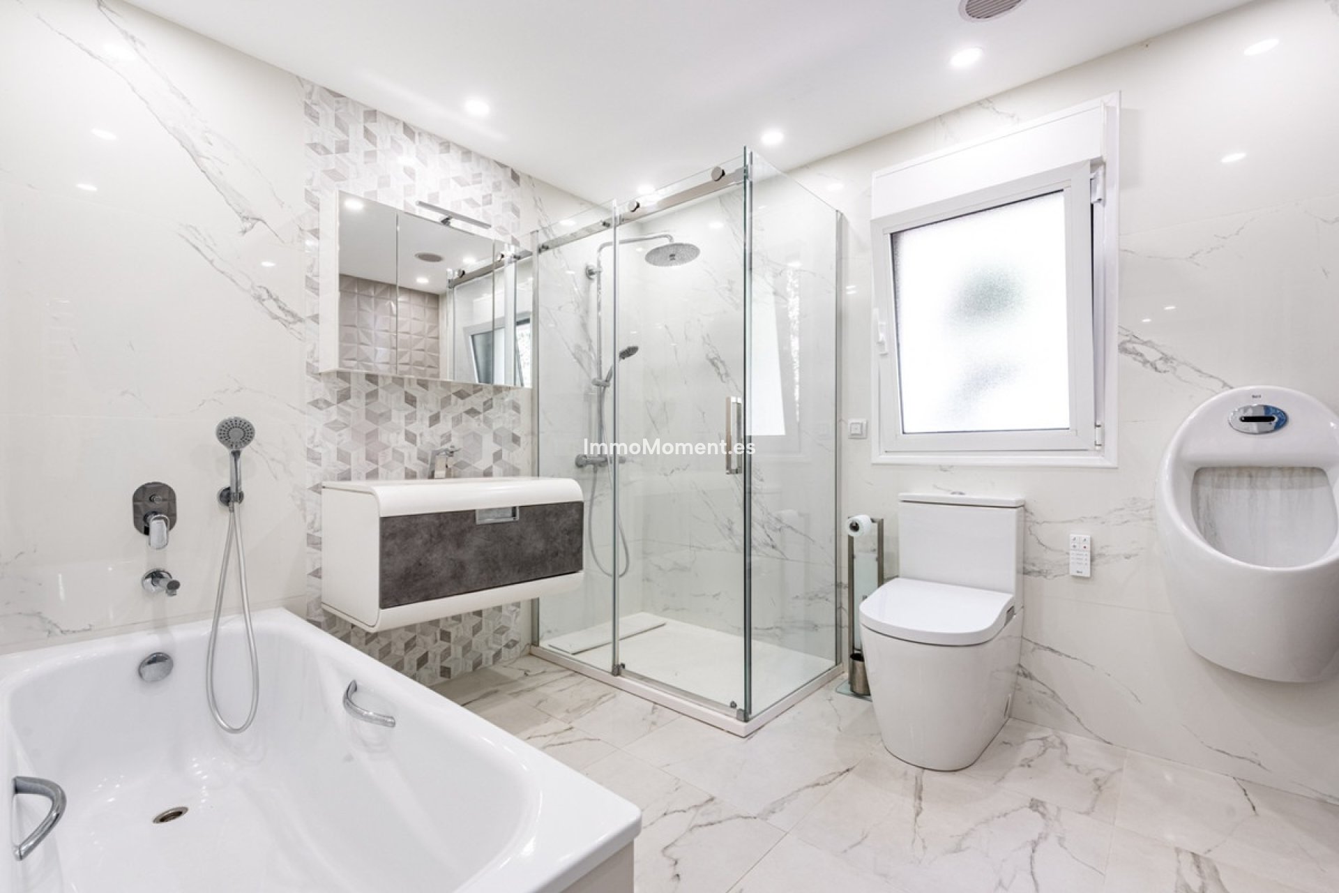 Wiederverkauf - Villa - Marbella - Marbella Centro