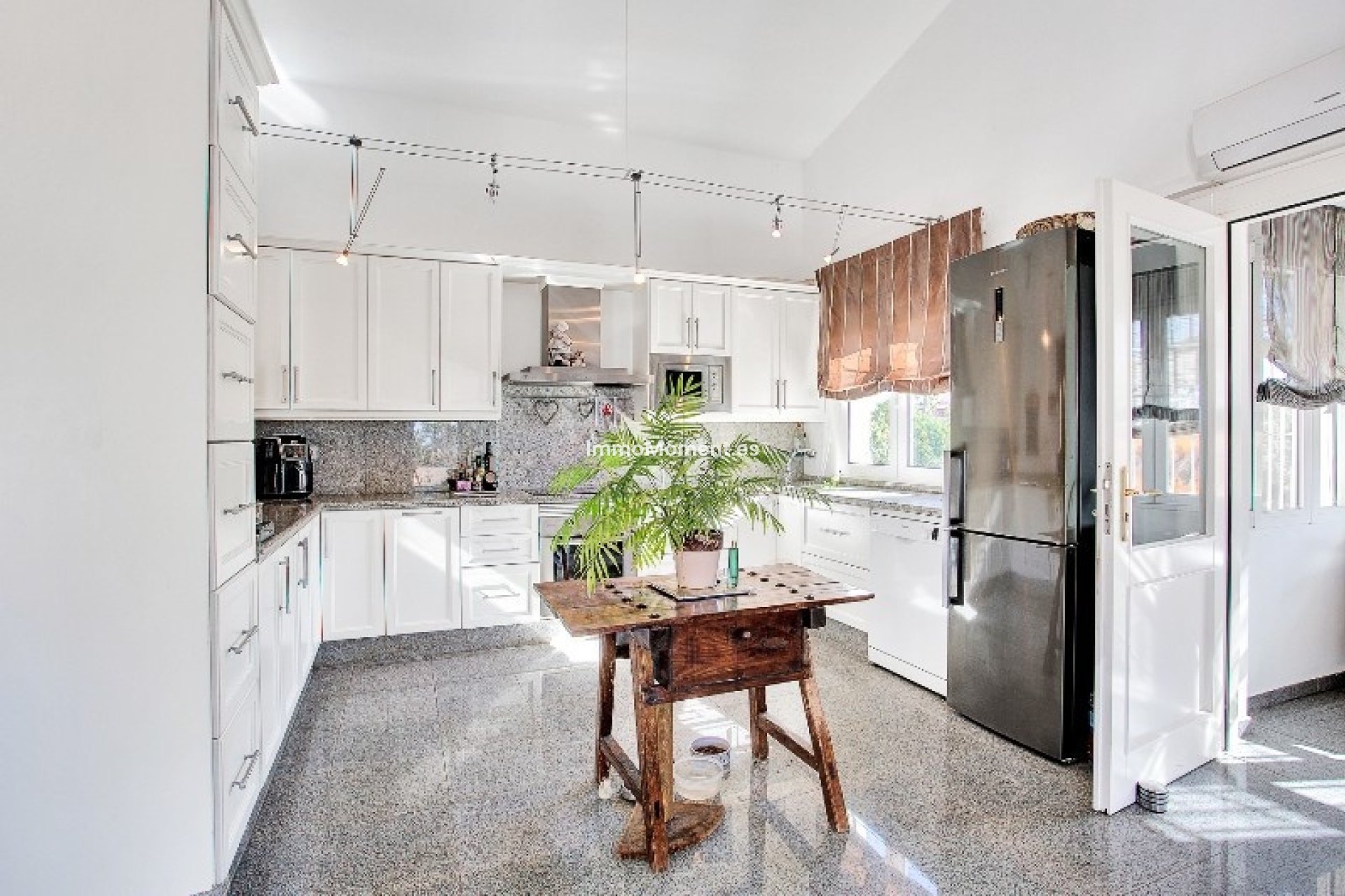 Wiederverkauf - Villa - Marbella - Marbesa