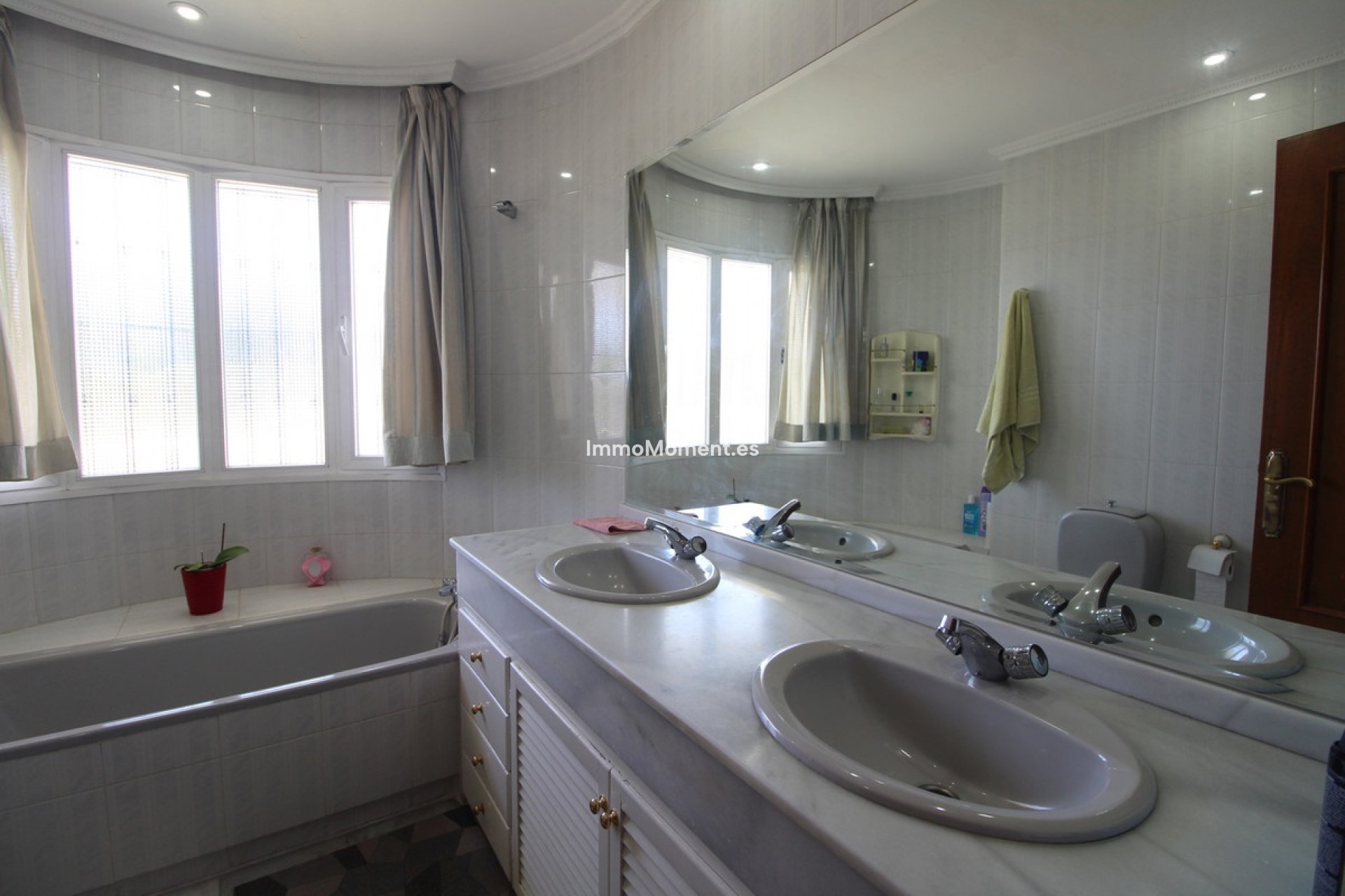 Wiederverkauf - Villa - Marbella - Nueva Andalucía