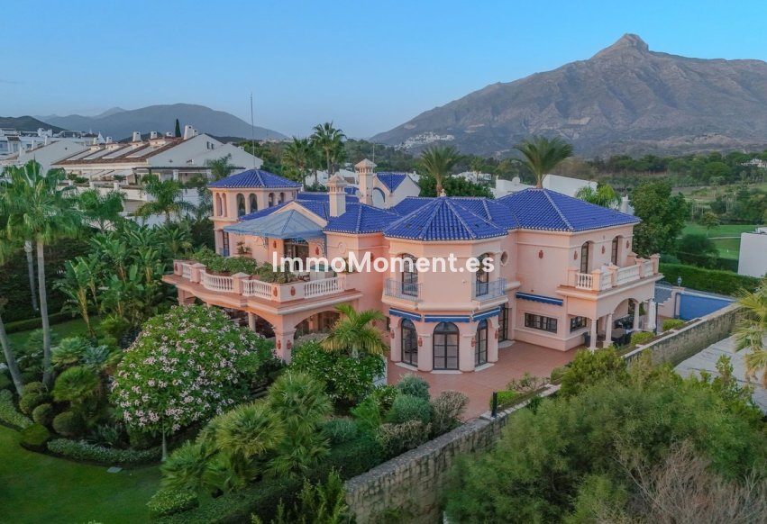 Wiederverkauf - Villa - Marbella - Nueva Andalucía