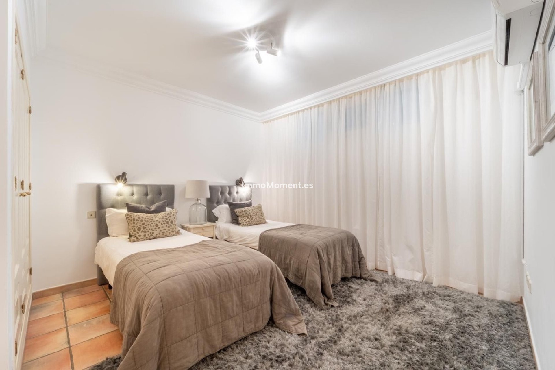 Wiederverkauf - Villa - Marbella - Nueva Andalucía