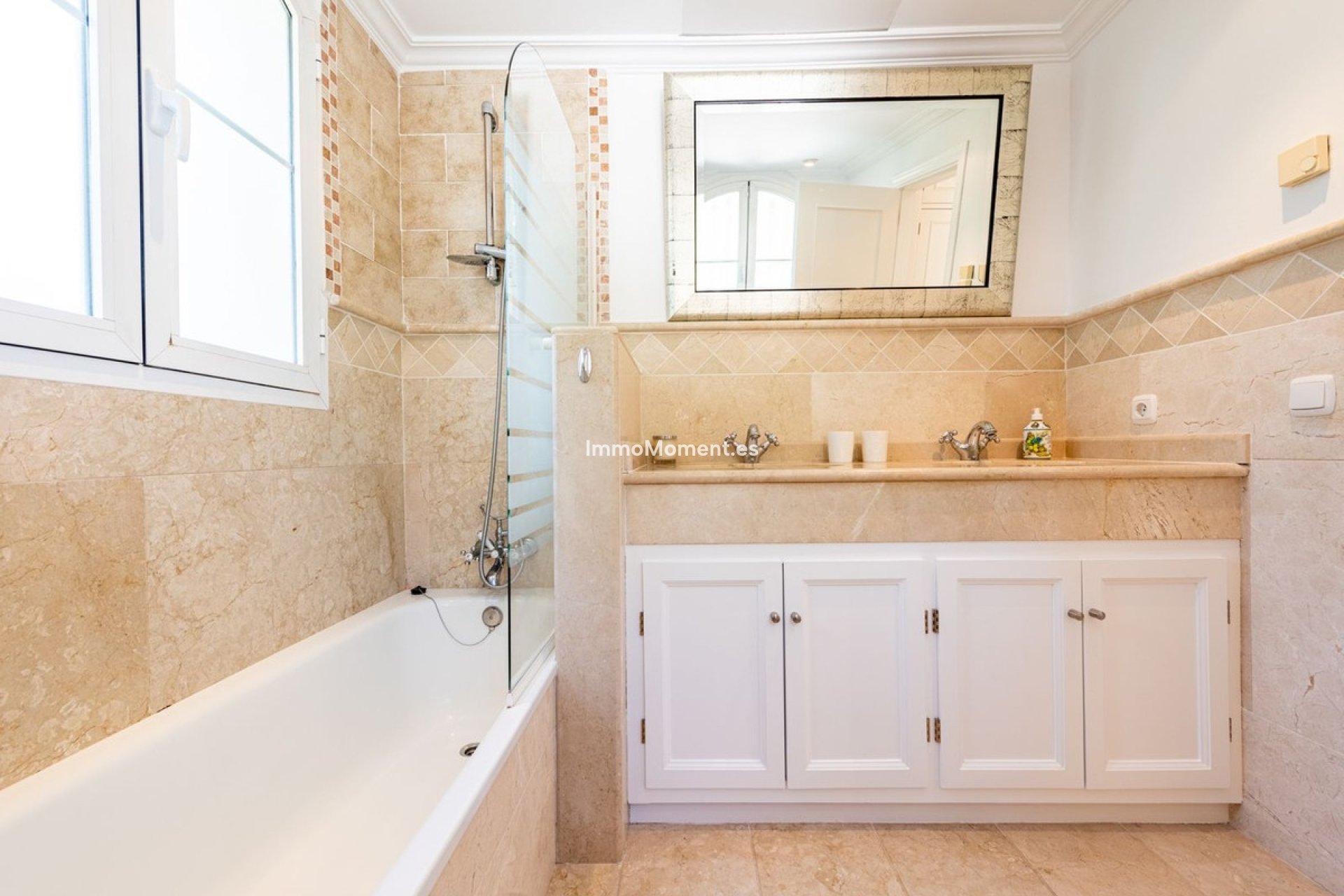 Wiederverkauf - Villa - Marbella - Nueva Andalucía