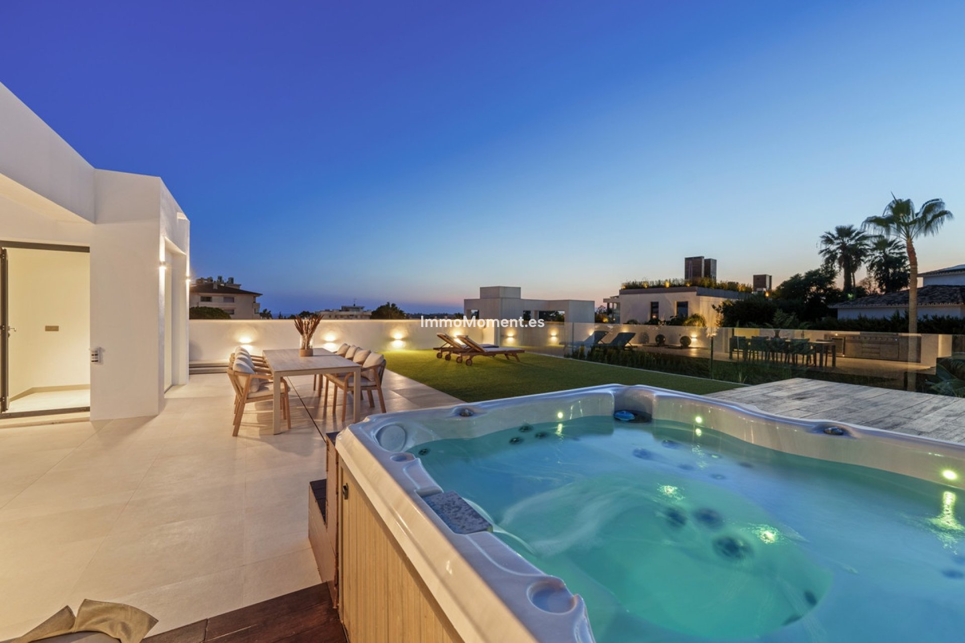 Wiederverkauf - Villa - Marbella - Nueva Andalucía