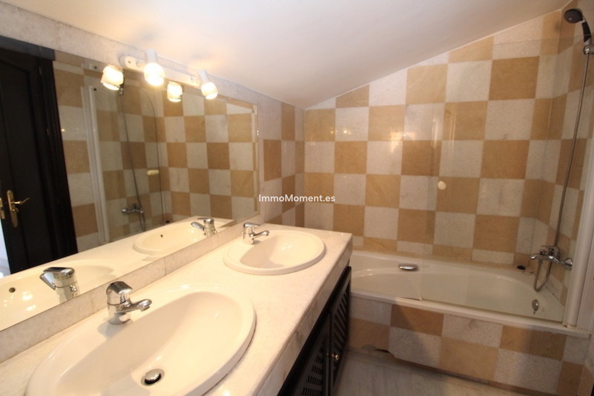 Wiederverkauf - Villa - Marbella - The Golden Mile