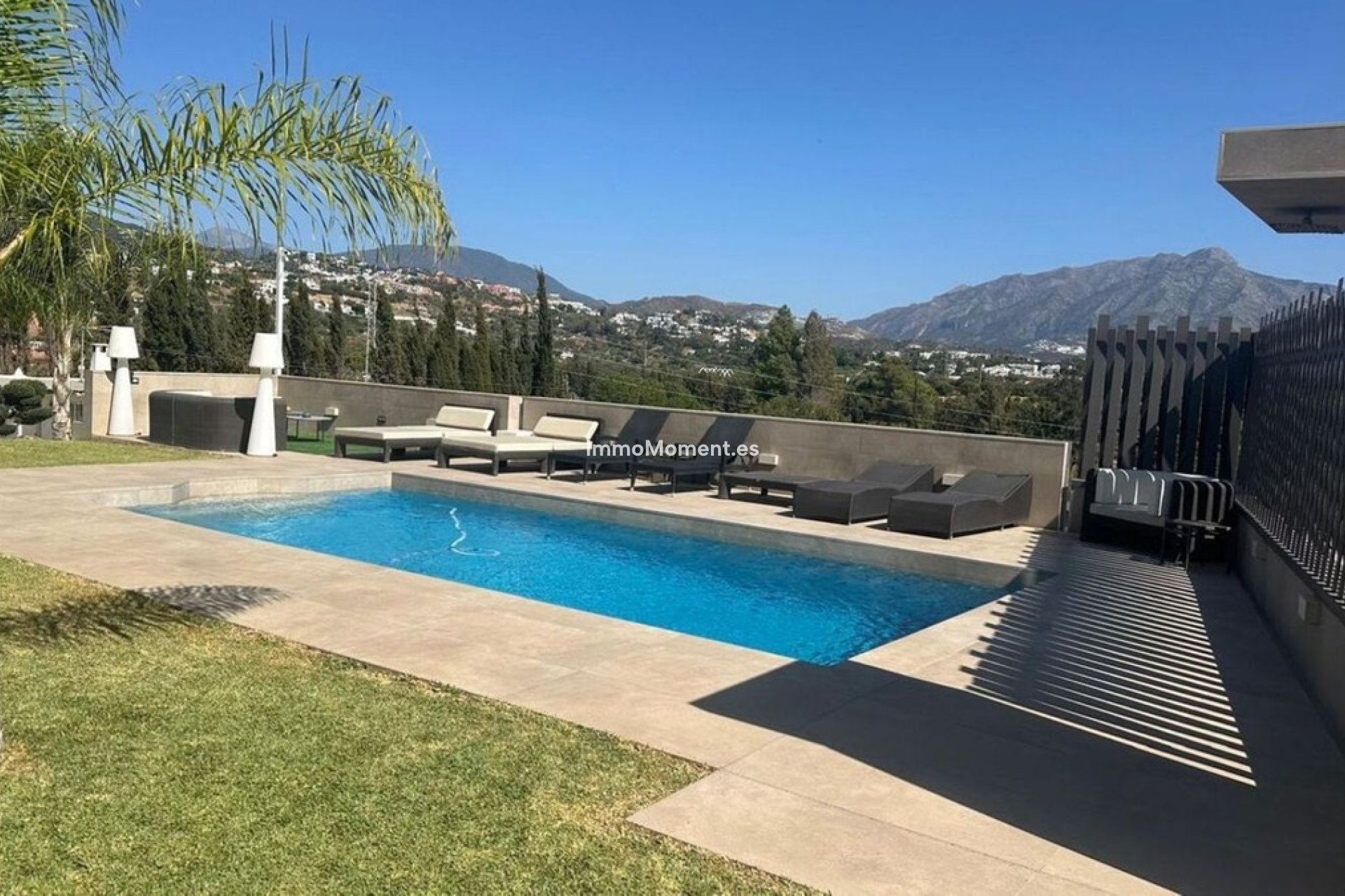 Wiederverkauf - Villa - Marbella - Valle del Sol