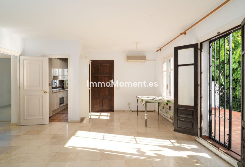Wiederverkauf - Wohnung - Estepona  - Benamara