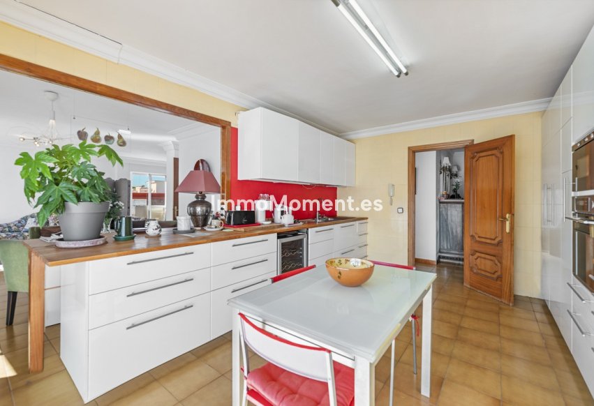 Wiederverkauf - Wohnung - Estepona  - Estepona Centro