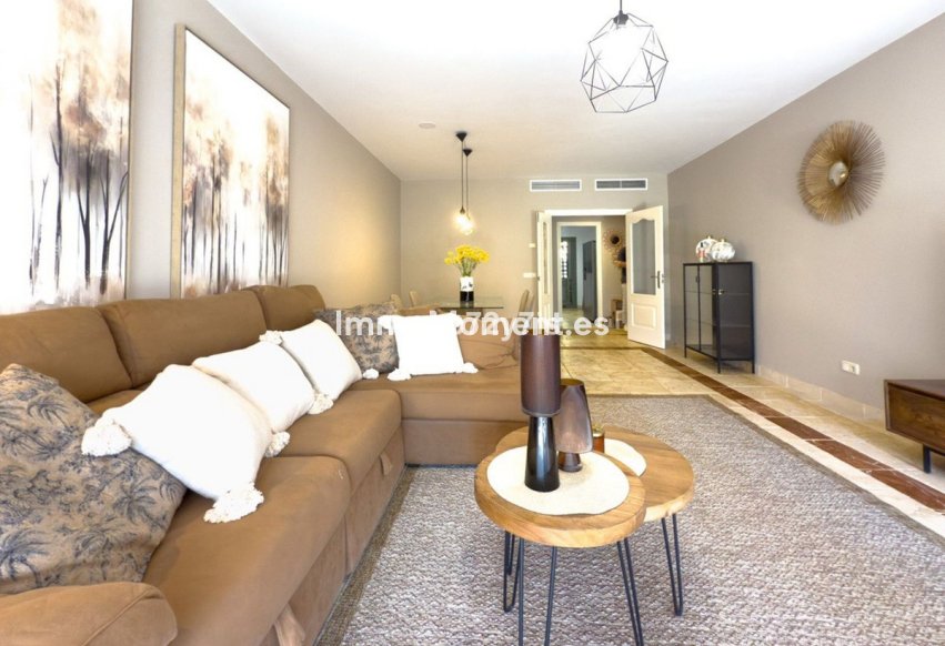 Wiederverkauf - Wohnung - Estepona  - Estepona Centro