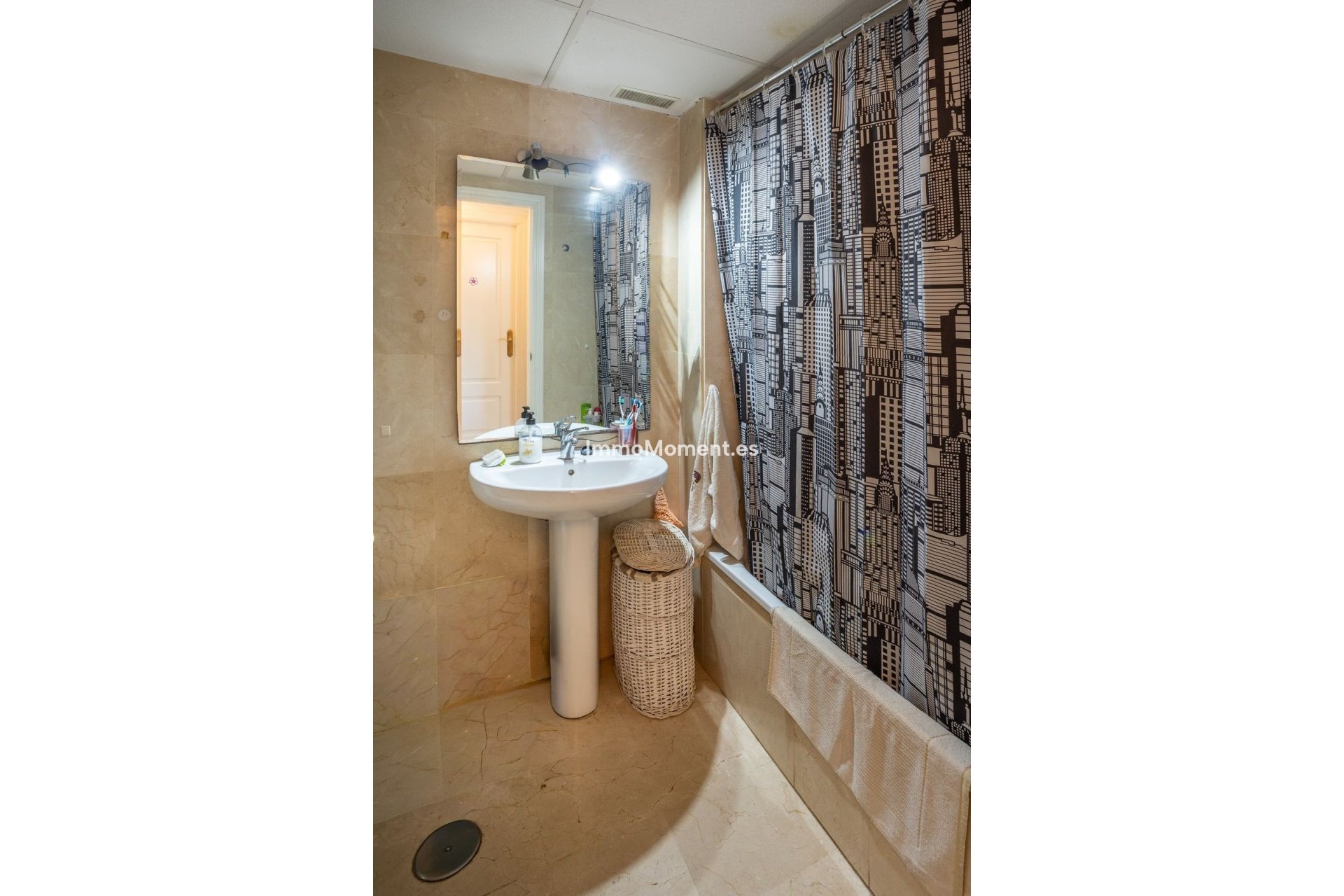 Wiederverkauf - Wohnung - Estepona  - Estepona Centro