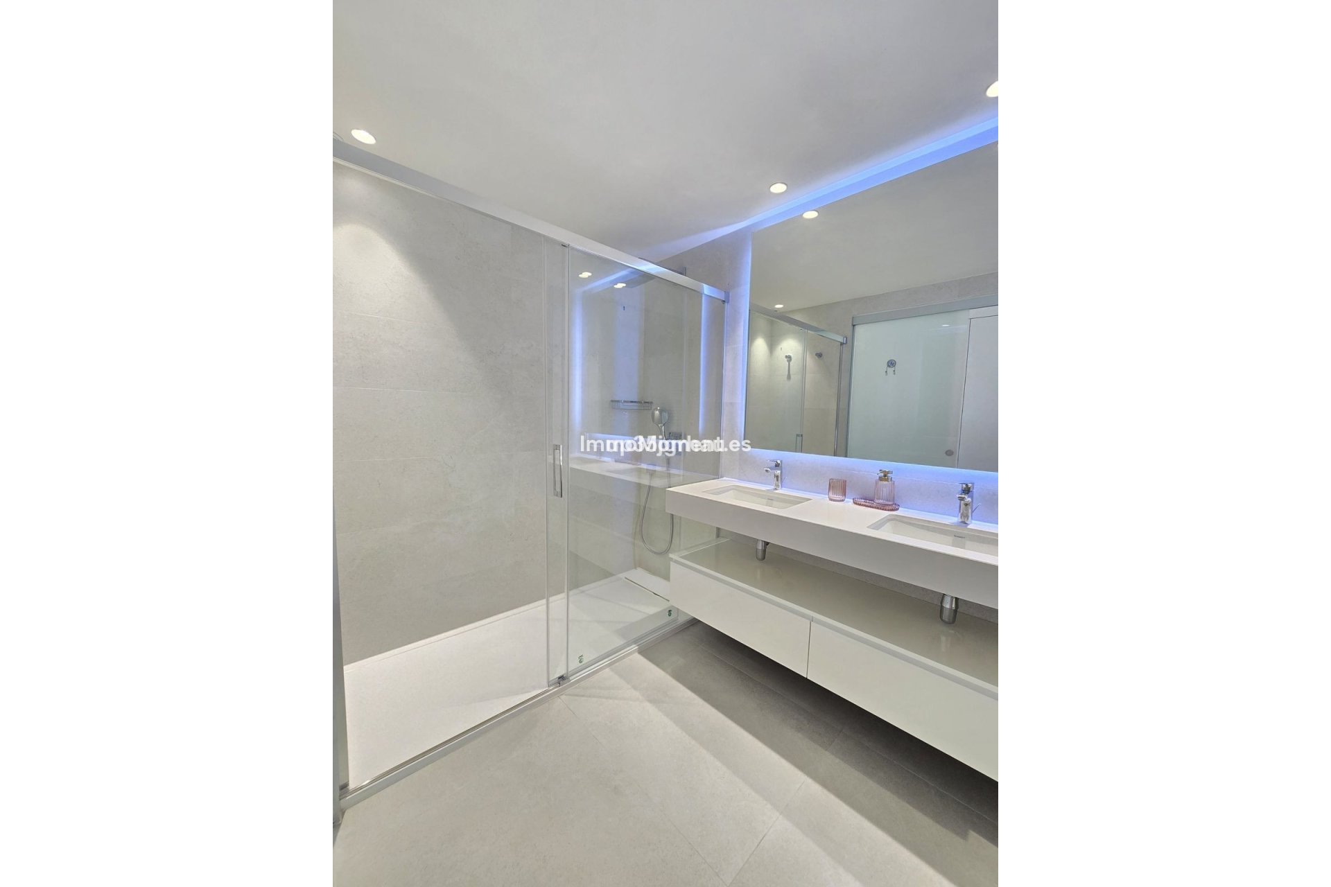 Wiederverkauf - Wohnung - Estepona  - Selwo