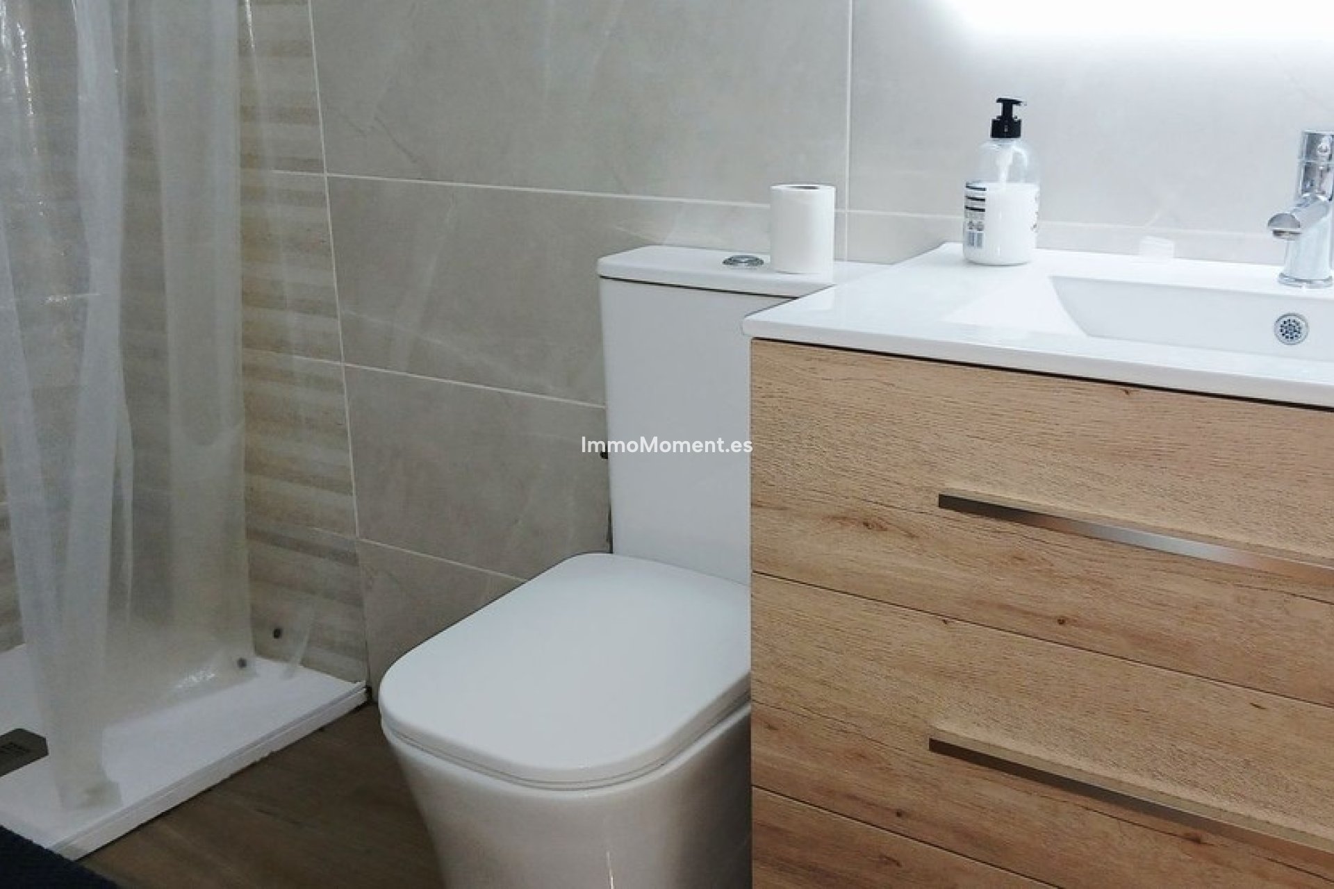 Wiederverkauf - Wohnung -   Inländisch - Alhaurín de la Torre