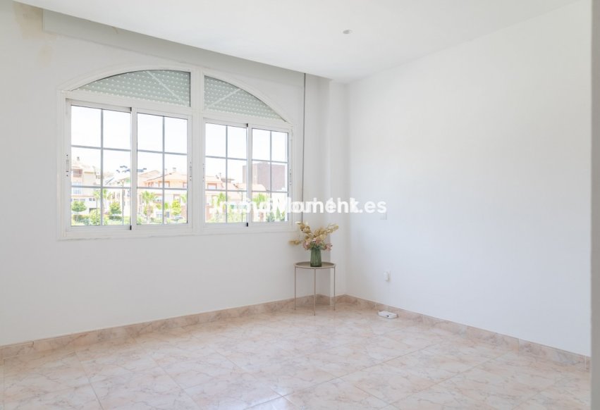 Wiederverkauf - Wohnung -   Inländisch - Alhaurín de la Torre