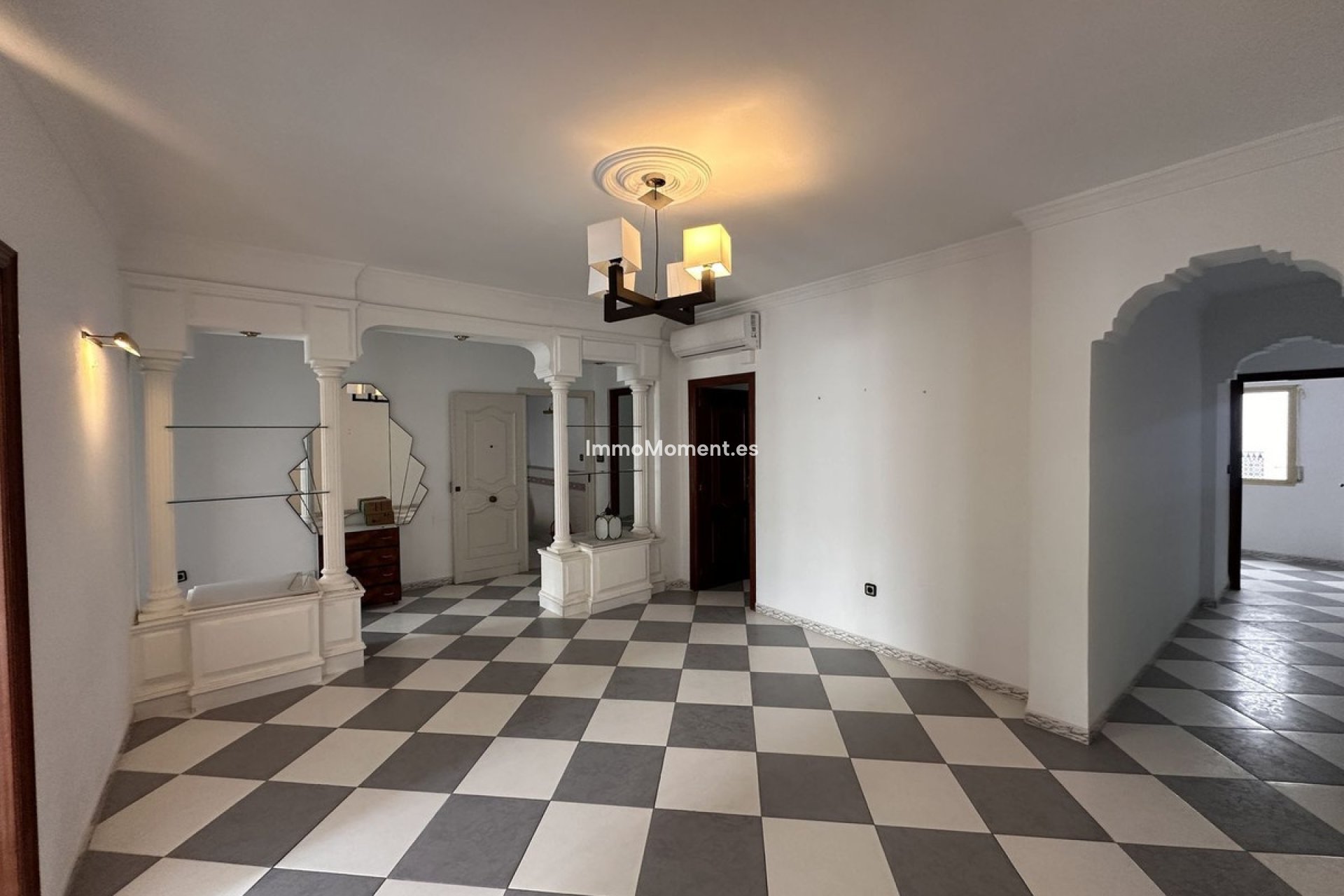 Wiederverkauf - Wohnung -   Inländisch - Alhaurín el Grande Centro