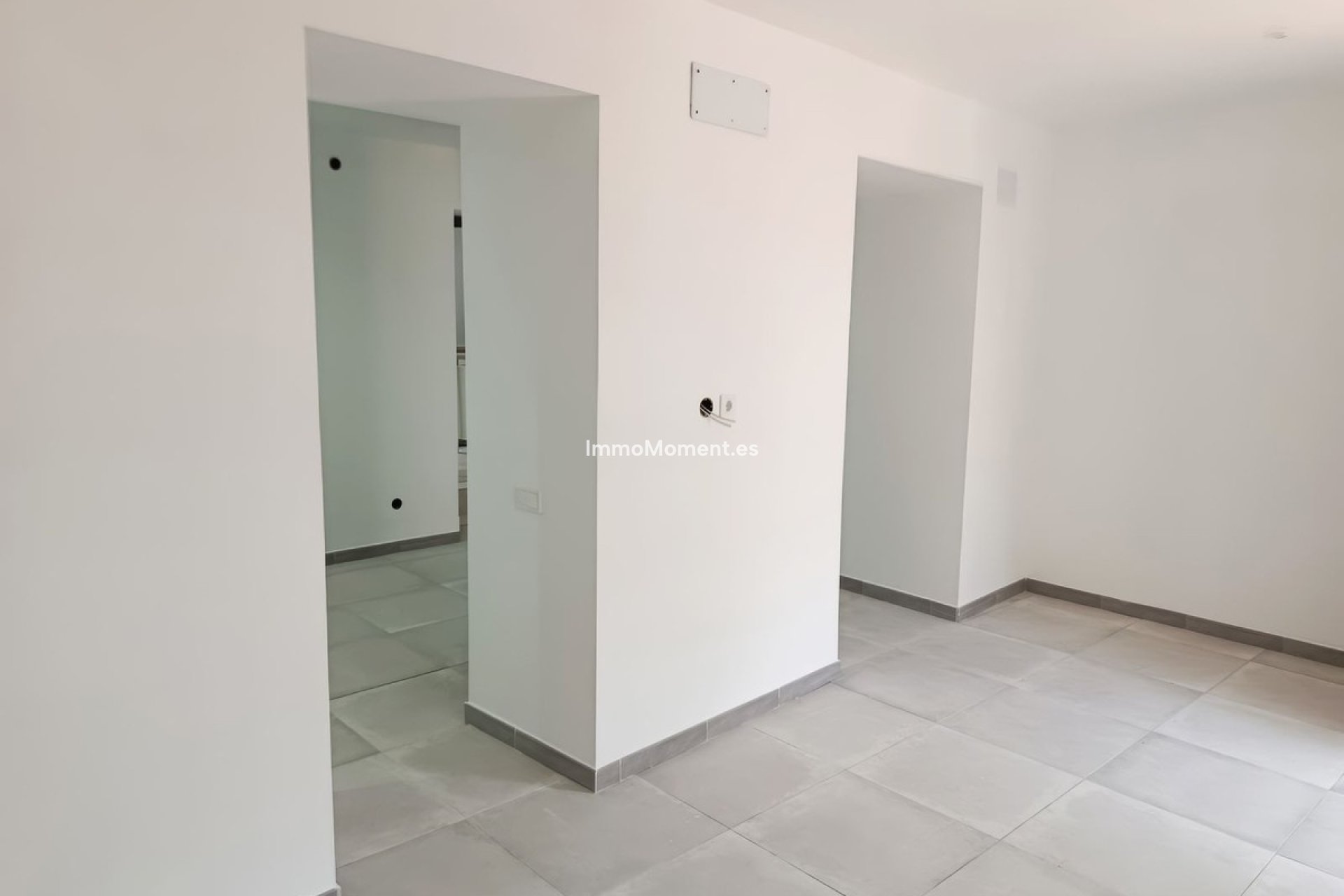 Wiederverkauf - Wohnung -   Inländisch - Alhaurín el Grande Centro