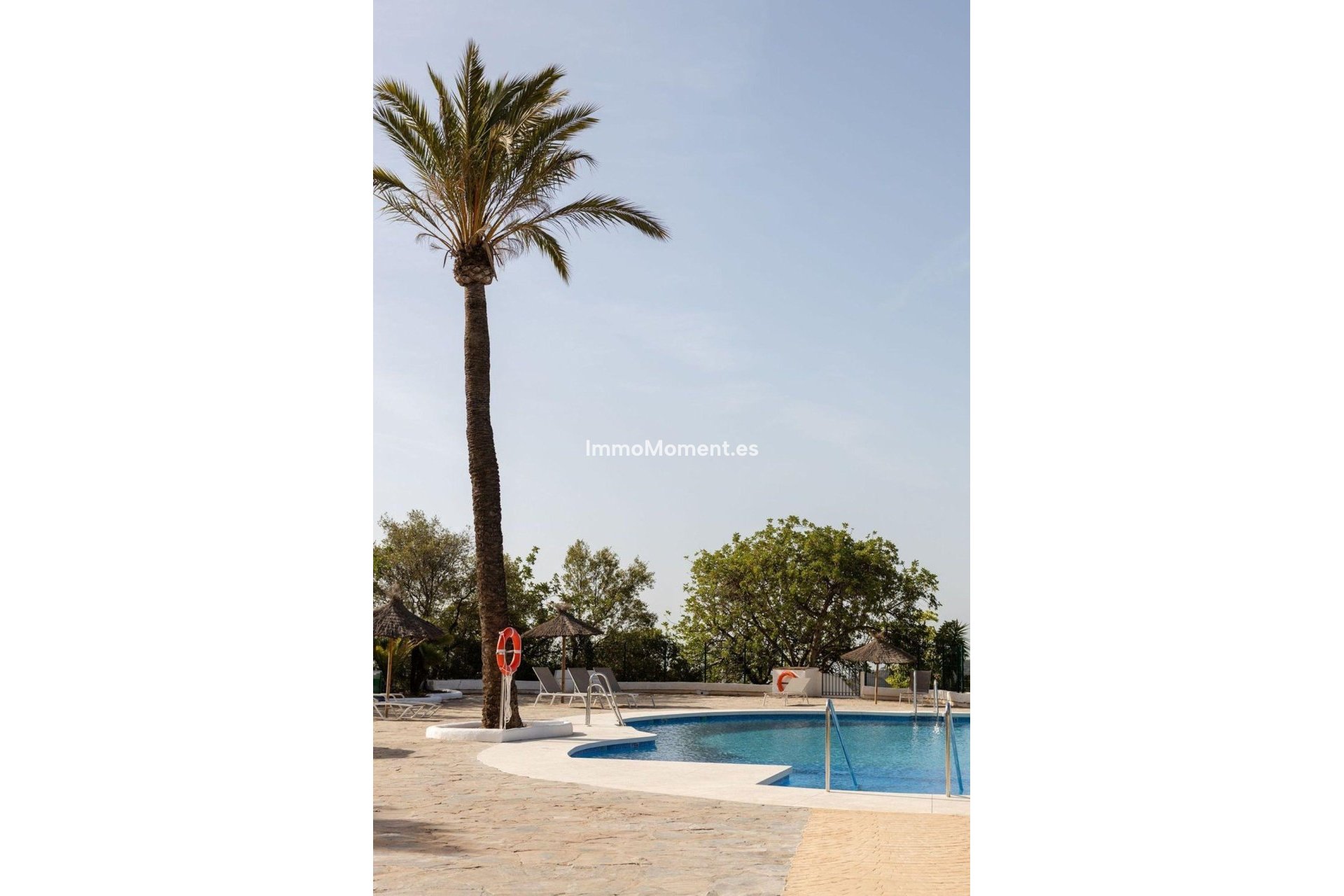 Wiederverkauf - Wohnung -   Inländisch - Istán