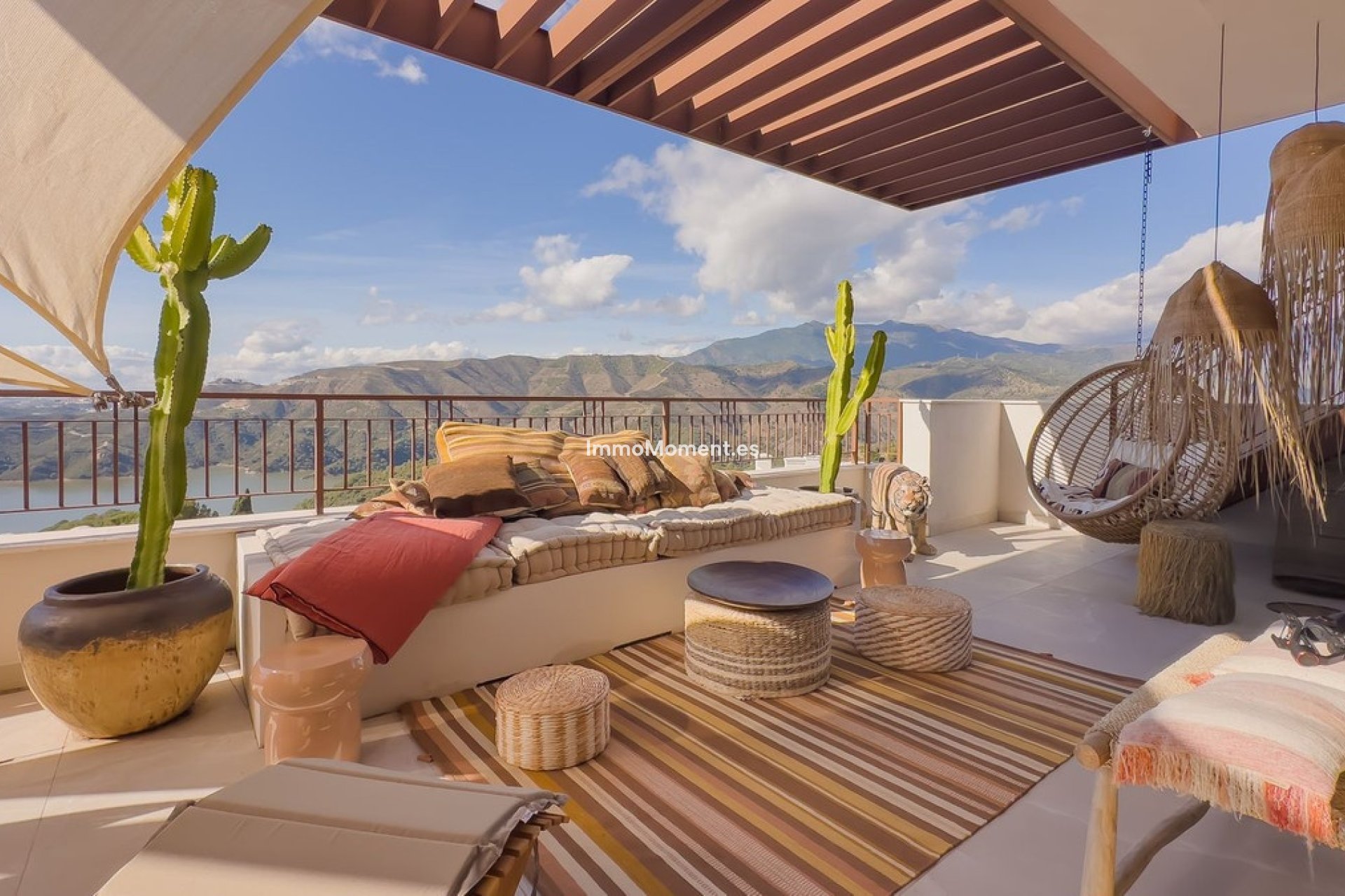 Wiederverkauf - Wohnung -   Inländisch - Istán