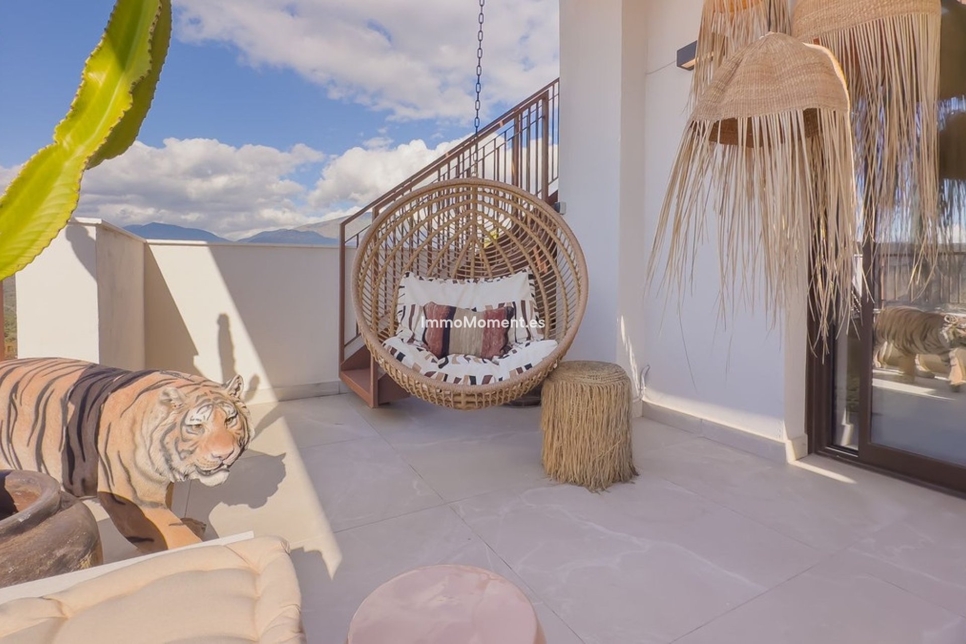 Wiederverkauf - Wohnung -   Inländisch - Istán