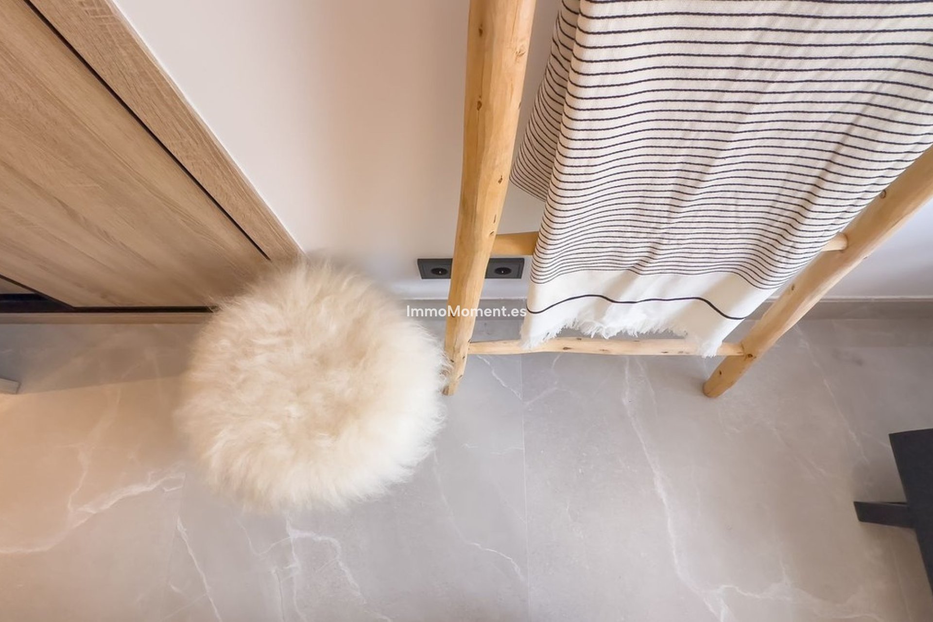 Wiederverkauf - Wohnung -   Inländisch - Istán