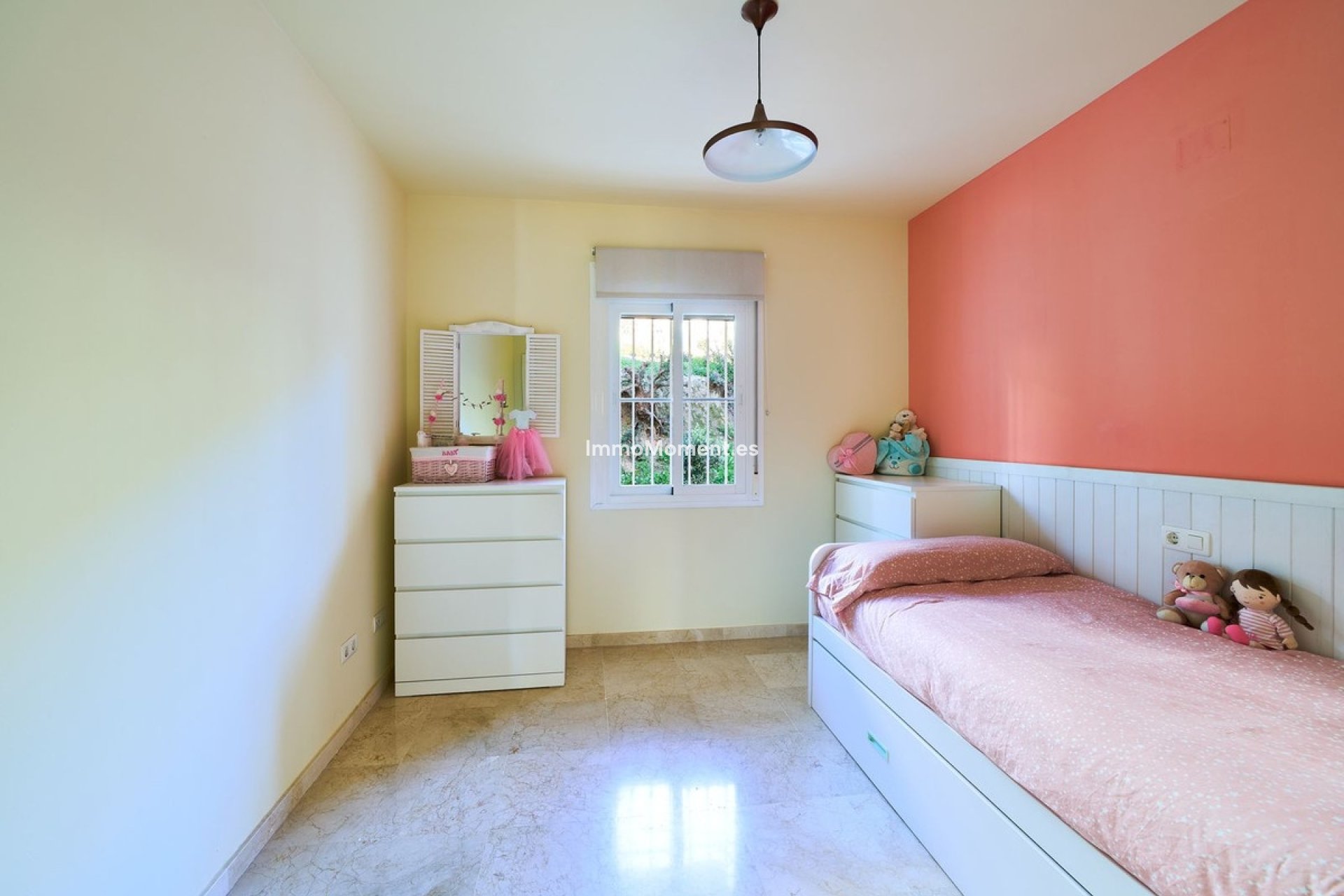 Wiederverkauf - Wohnung -   Inländisch - Istán