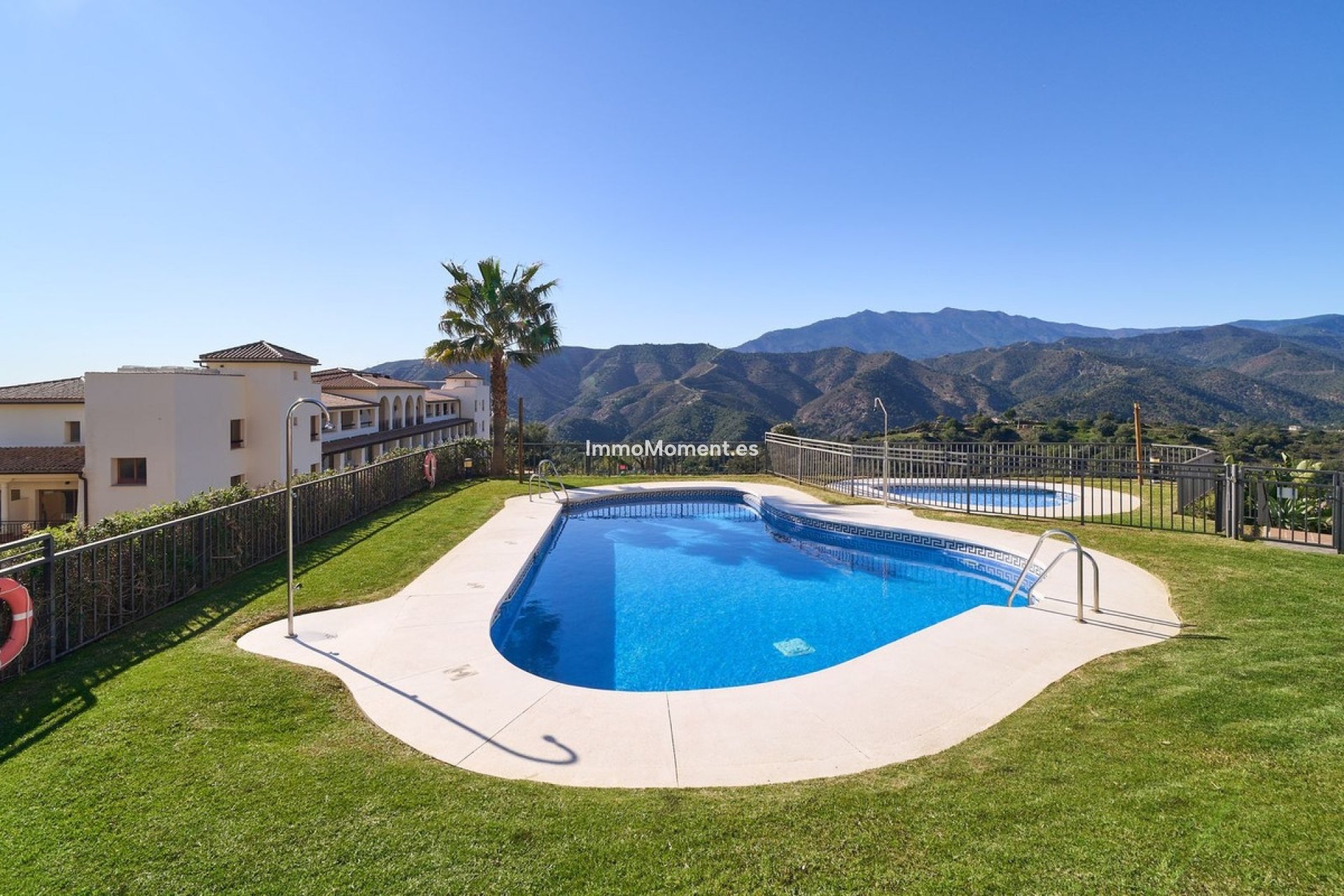 Wiederverkauf - Wohnung -   Inländisch - Istán