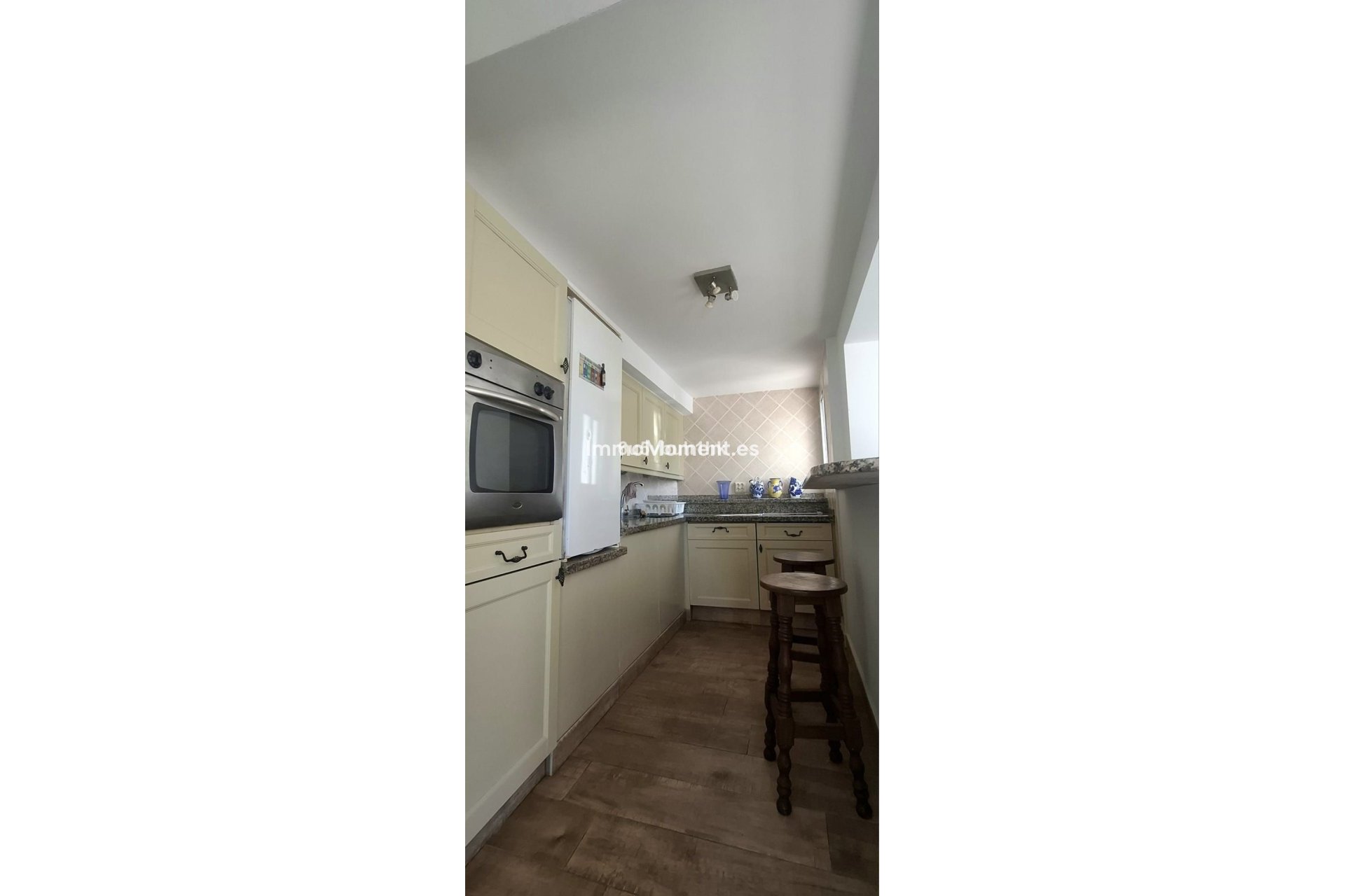 Wiederverkauf - Wohnung -   Inländisch - Istán