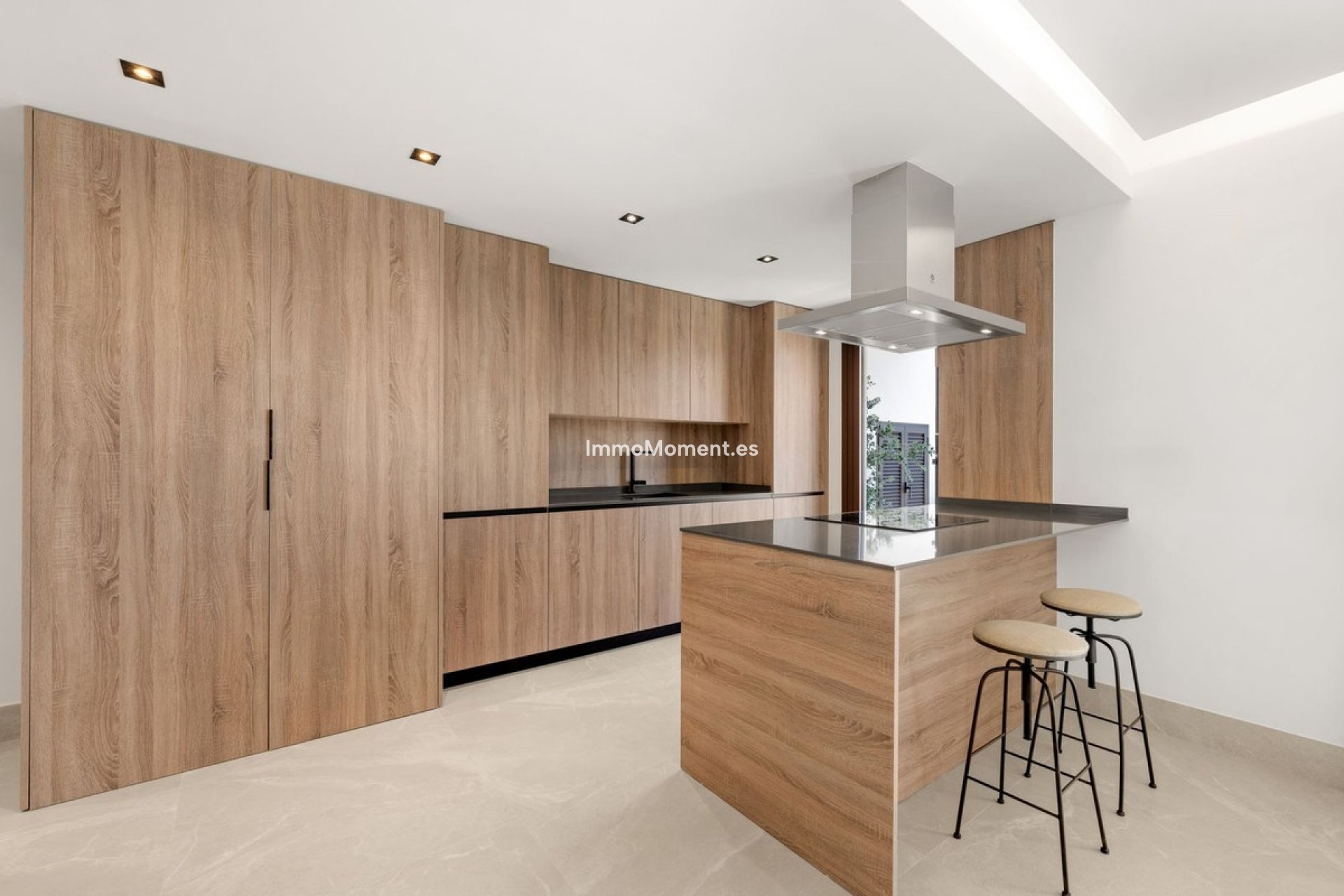 Wiederverkauf - Wohnung -   Inländisch - Istán