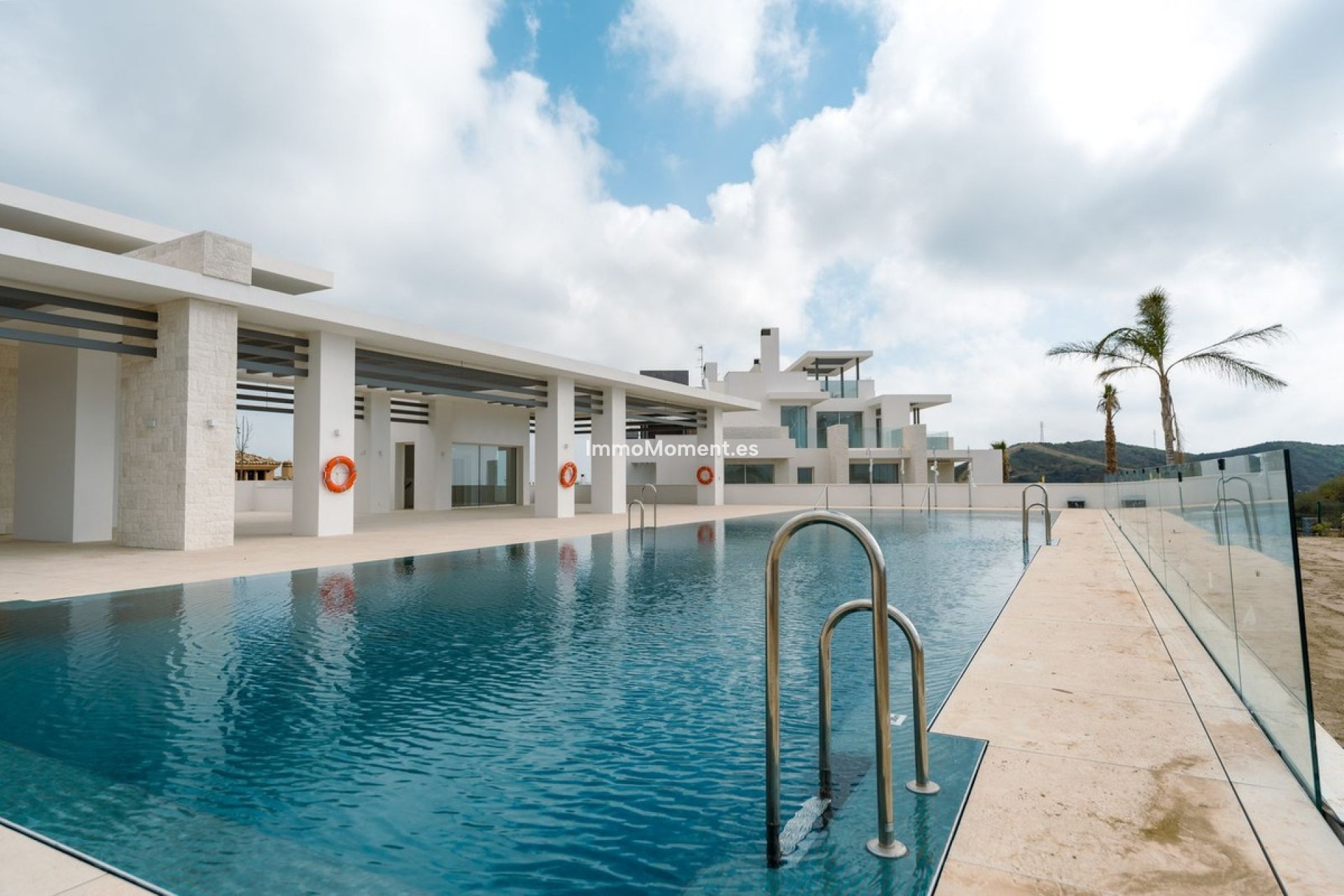 Wiederverkauf - Wohnung -   Inländisch - Ojén