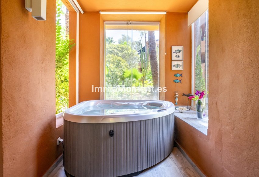 Wiederverkauf - Wohnung - Marbella - Nueva Andalucía