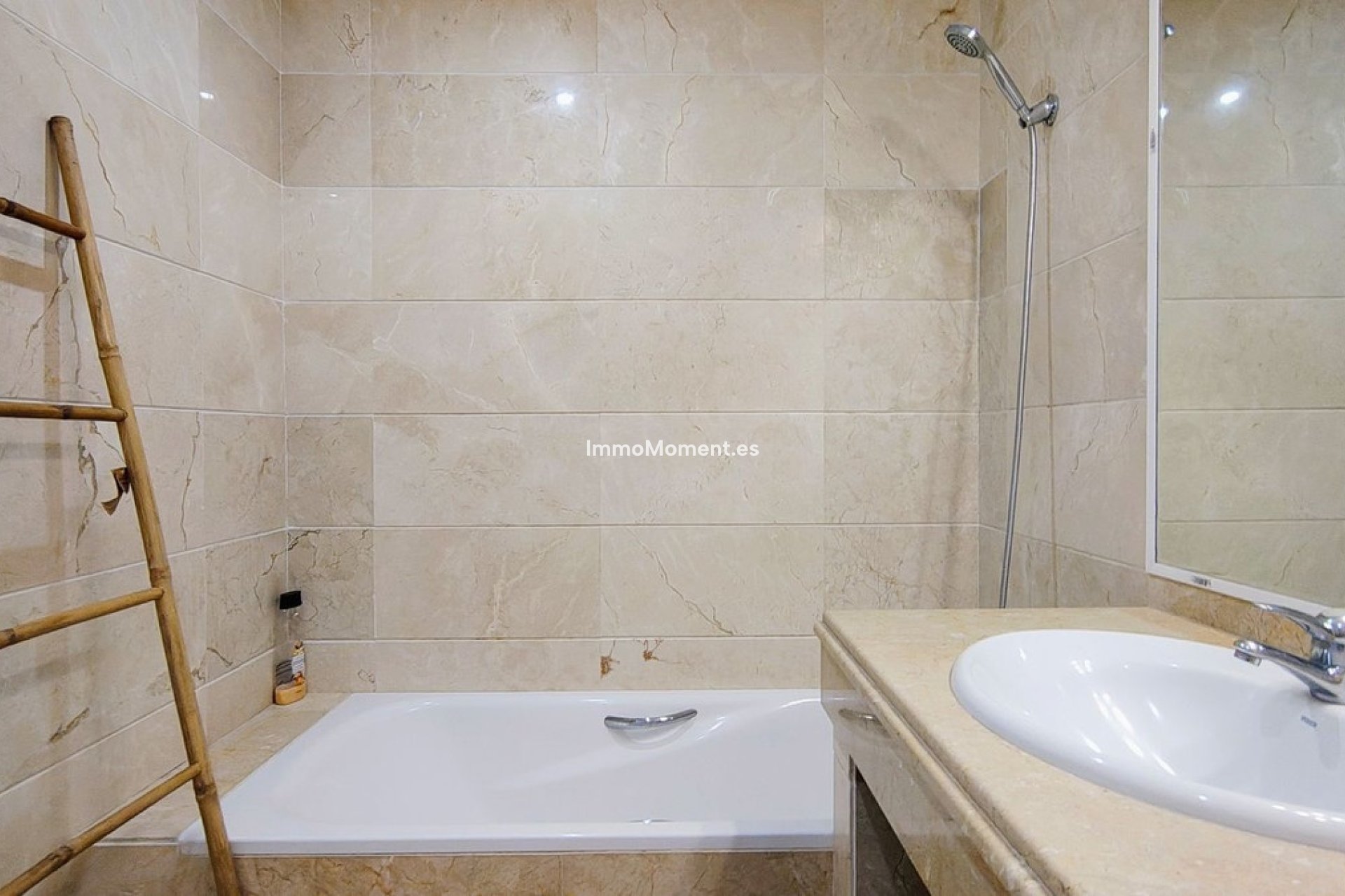 Wiederverkauf - Wohnung - Marbella - Nueva Andalucía