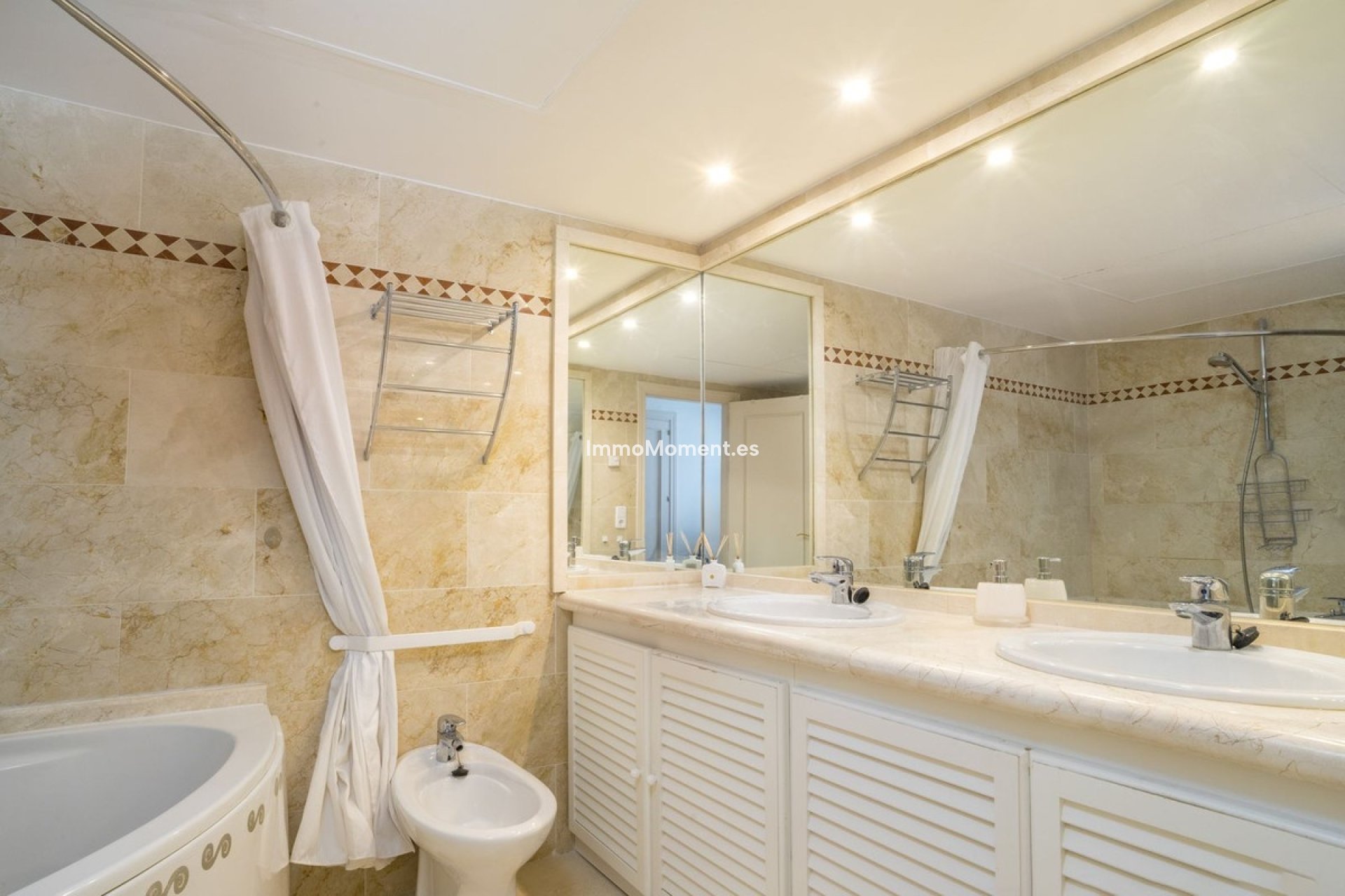 Wiederverkauf - Wohnung - Marbella - Nueva Andalucía