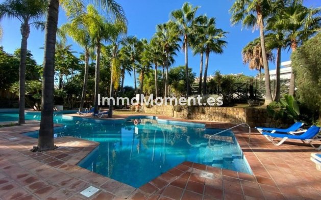 Wohnung - Wiederverkauf - Estepona  - Atalaya