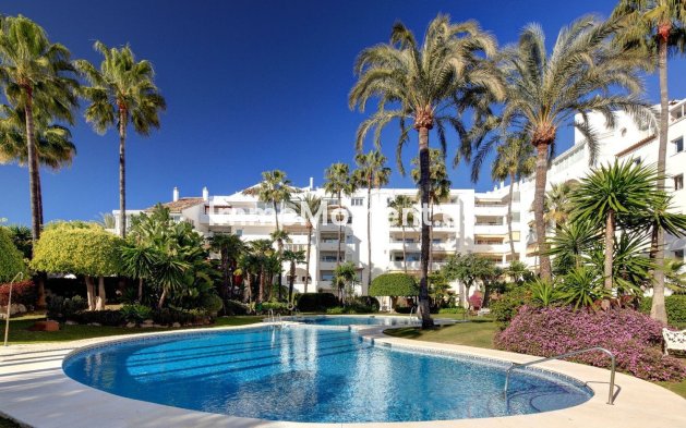 Wohnung - Wiederverkauf - Estepona  - Atalaya