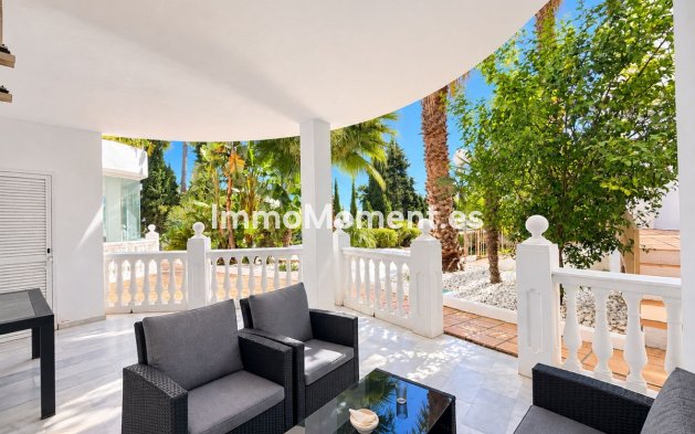 Wohnung - Wiederverkauf - Estepona  - Estepona Centro