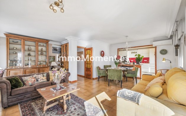 Wohnung - Wiederverkauf - Estepona  - Estepona Centro