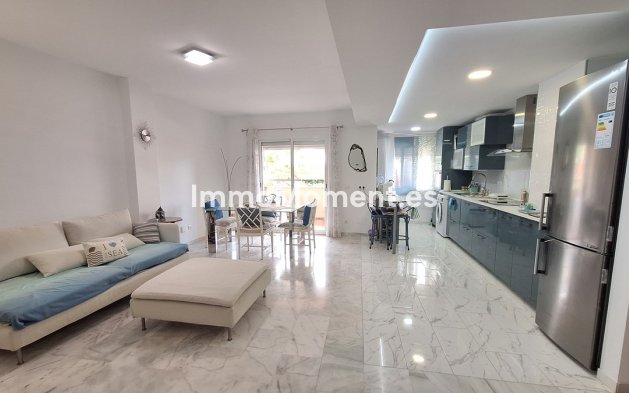 Wohnung - Wiederverkauf - Estepona  - Estepona Centro
