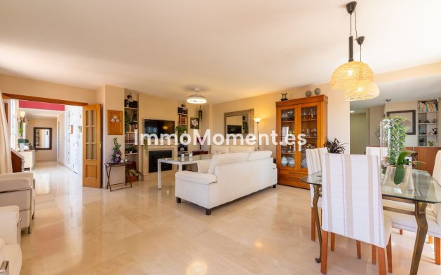 Wohnung - Wiederverkauf - Estepona  - Estepona Centro