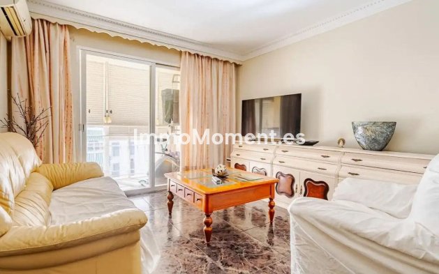 Wohnung - Wiederverkauf - Estepona  - Estepona Centro