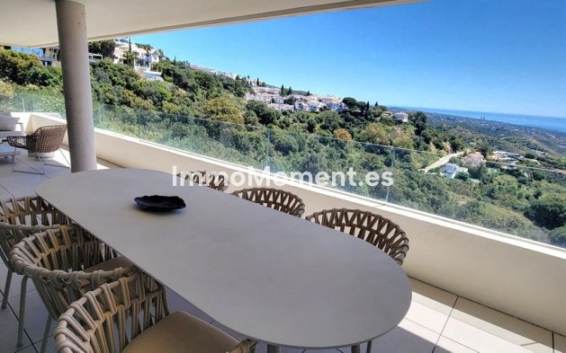 Wohnung - Wiederverkauf - Marbella - Altos de los Monteros
