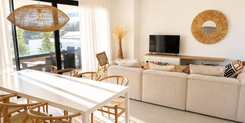 LUXUSWOHNUNG MIT 4 SCHLAFZIMMERN ZU VERKAUFEN IN ESTEPONA | LAS MESAS
