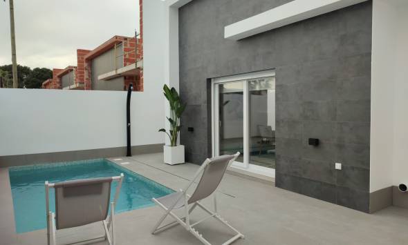 Detached in Balsicas