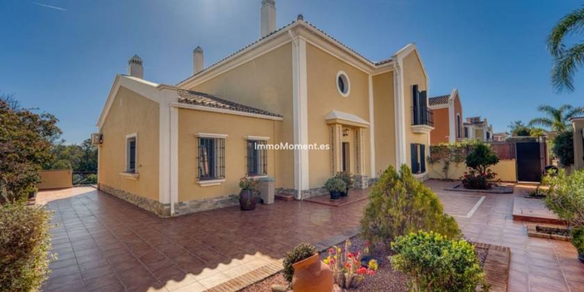 LUXUSVILLA MIT 5 SCHLAFZIMMERN IN MARBELLA ZU VERKAUFEN | GUADALMINA