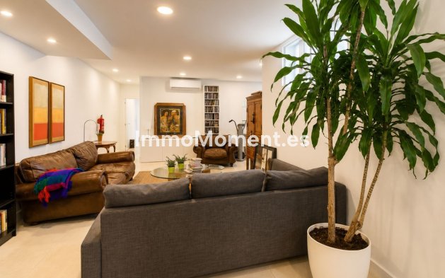 Bestaande woning - Vrijstaande villa - Estepona  - Estepona Centro