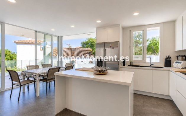 Bestaande woning - Vrijstaande villa - Estepona  - Estepona Centro