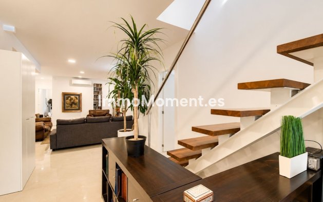 Bestaande woning - Vrijstaande villa - Estepona  - Estepona Centro