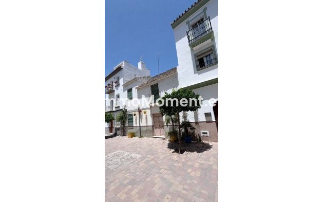Wiederverkauf - Grundstück - Estepona  - Estepona Centro