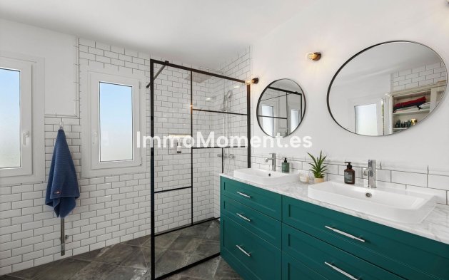 Bestaande woning - Vrijstaande villa - Estepona  - Selwo