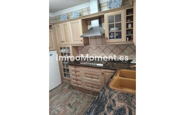 Resale - Apartment - Inland  - Alhaurín el Grande Centro