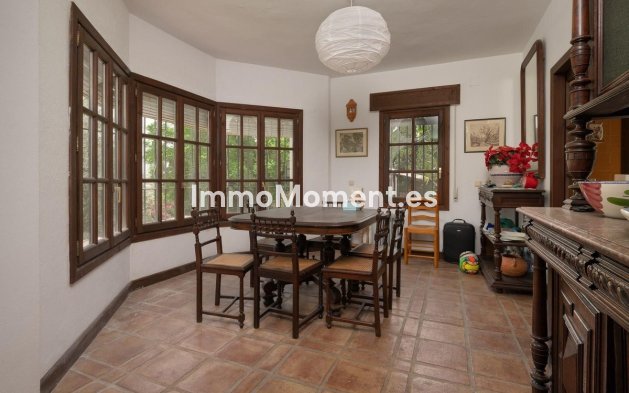 Wiederverkauf - Freistehende Villa -   Inländisch - Alhaurín el Grande Centro