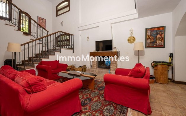 Wiederverkauf - Freistehende Villa -   Inländisch - Alhaurín el Grande Centro