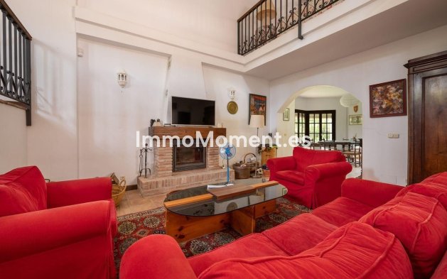 Wiederverkauf - Freistehende Villa -   Inländisch - Alhaurín el Grande Centro